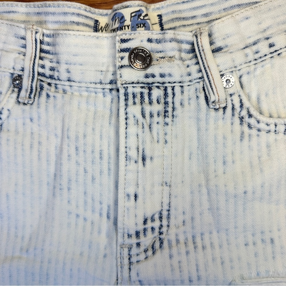 Free People Ivory Comb Distressed High Rise Cutoff Shorts 26 Acid Wash NWT - Picture 3 of 16